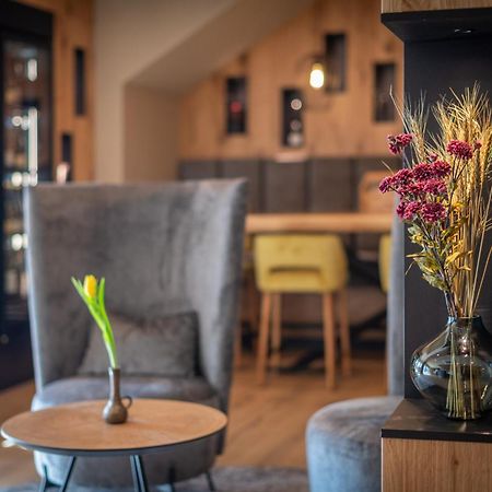 Hotel Christine Gargazzone Bagian luar foto