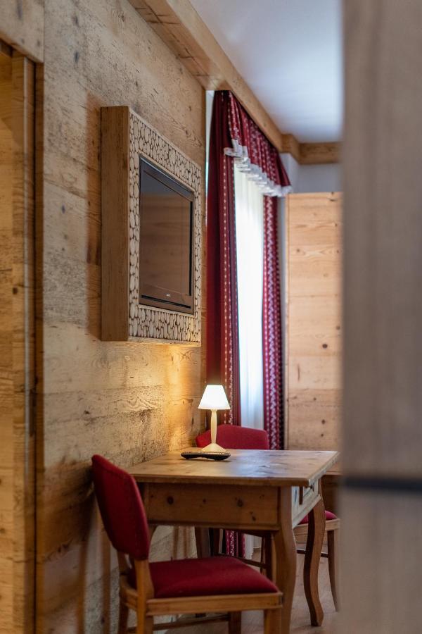 Hotel Christine Gargazzone Bagian luar foto