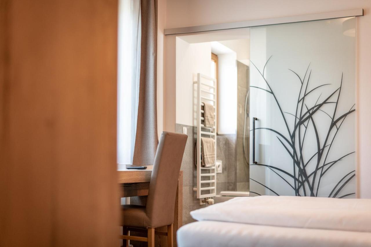 Hotel Christine Gargazzone Bagian luar foto