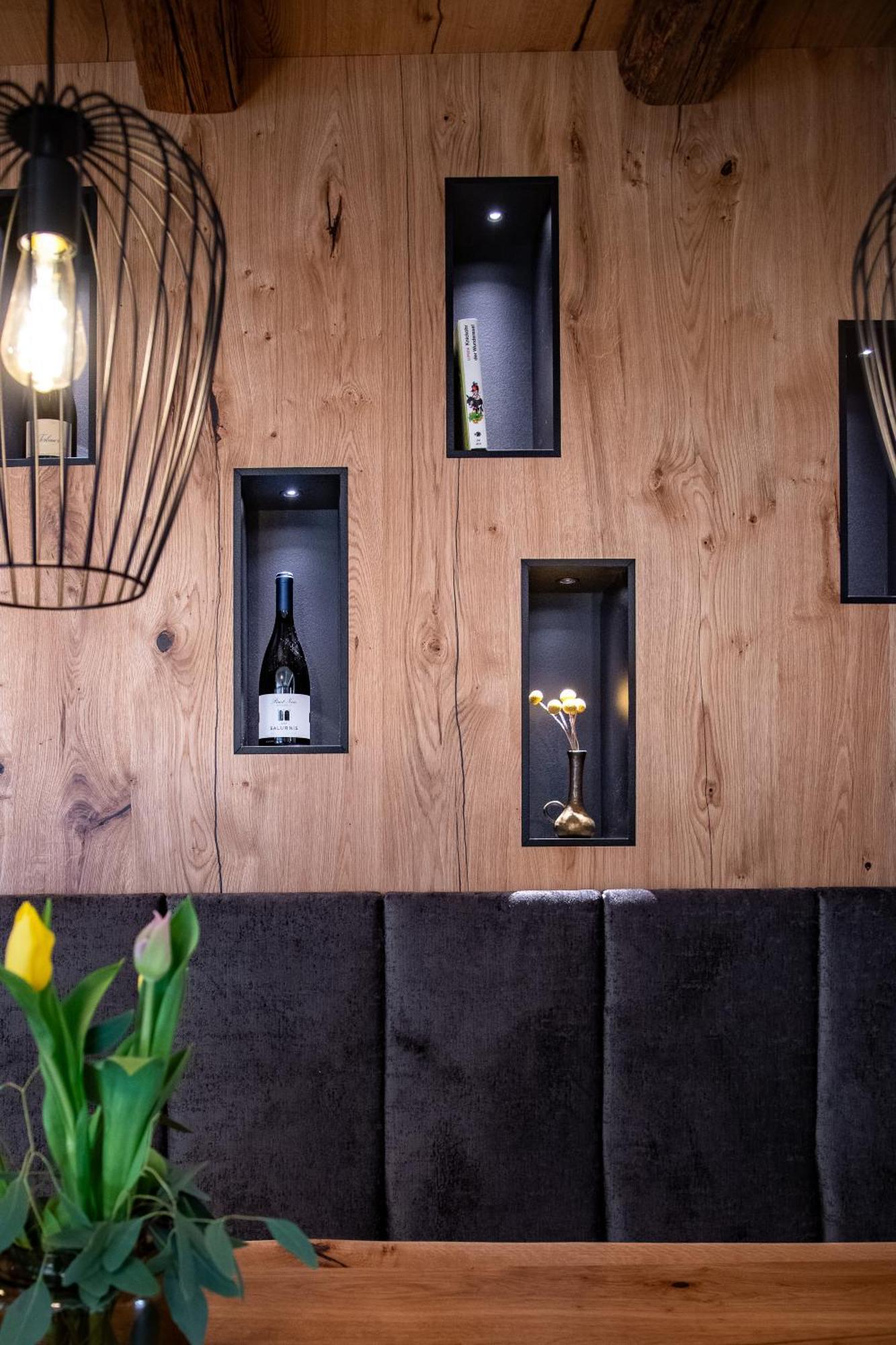 Hotel Christine Gargazzone Bagian luar foto